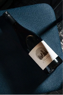 Anastasia スパークリングワインのボトル側面